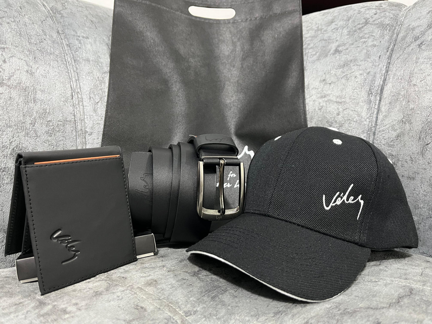 Trío Vélez: Gorra + Correa en Cuero + Billetera + Bolsa Tipo Tula