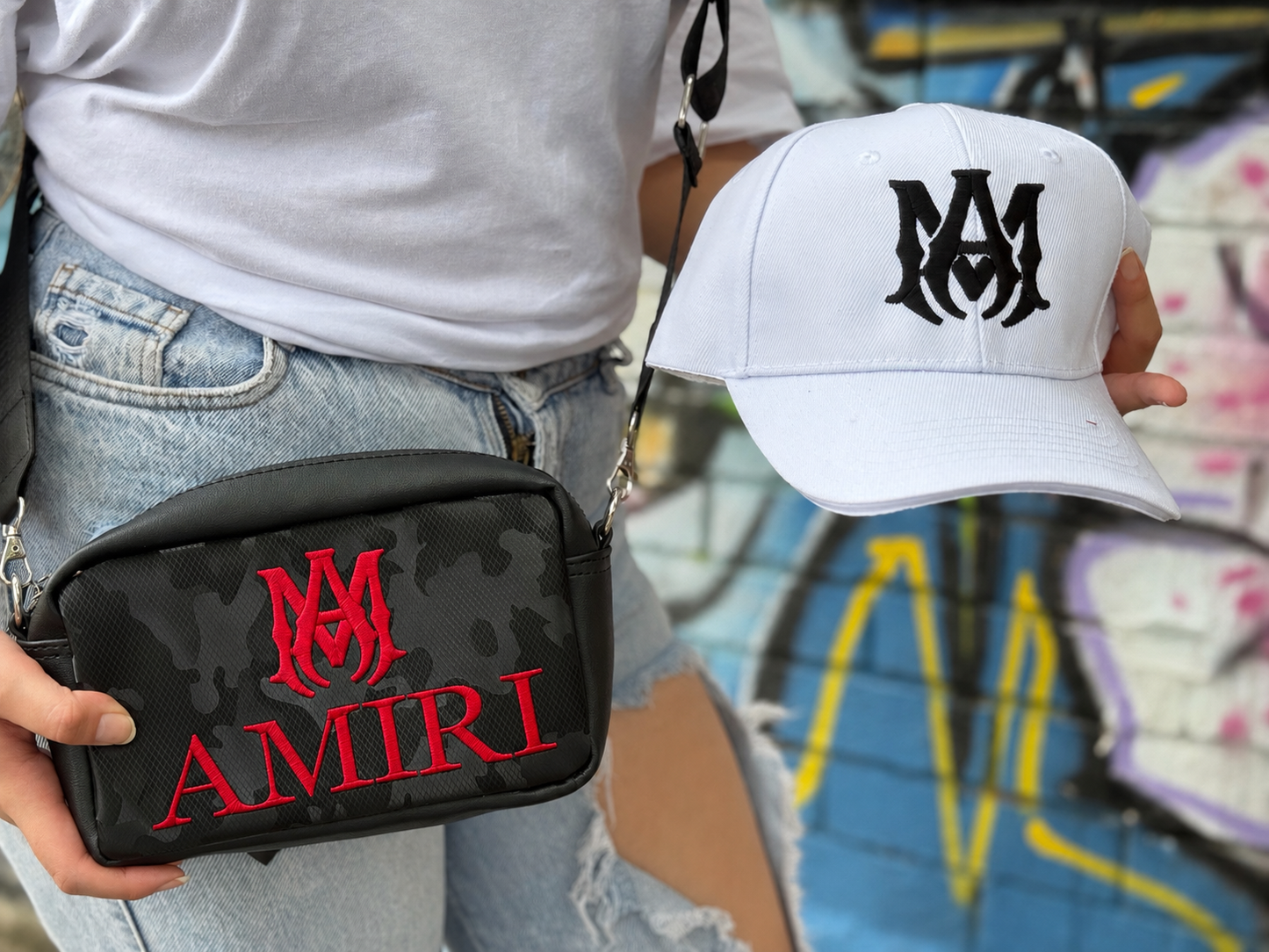 Duo AMIRI | Gorra Drill Premium + Bolso Crossbody Unisex