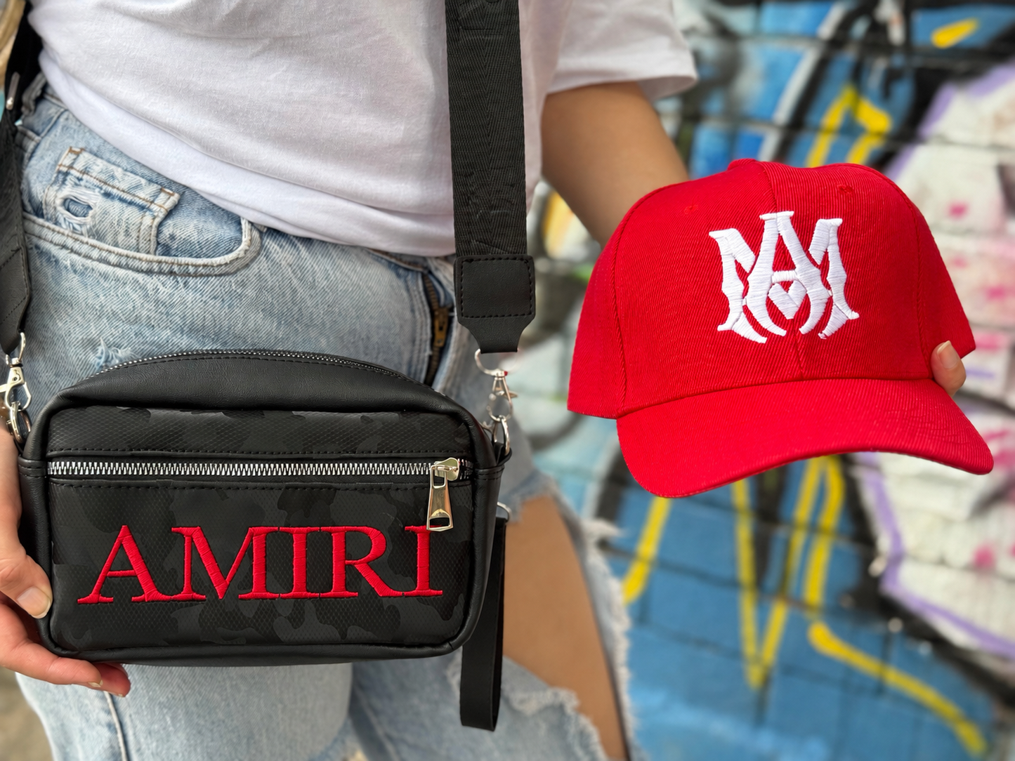 Duo AMIRI | Gorra Drill Premium + Bolso Crossbody Unisex