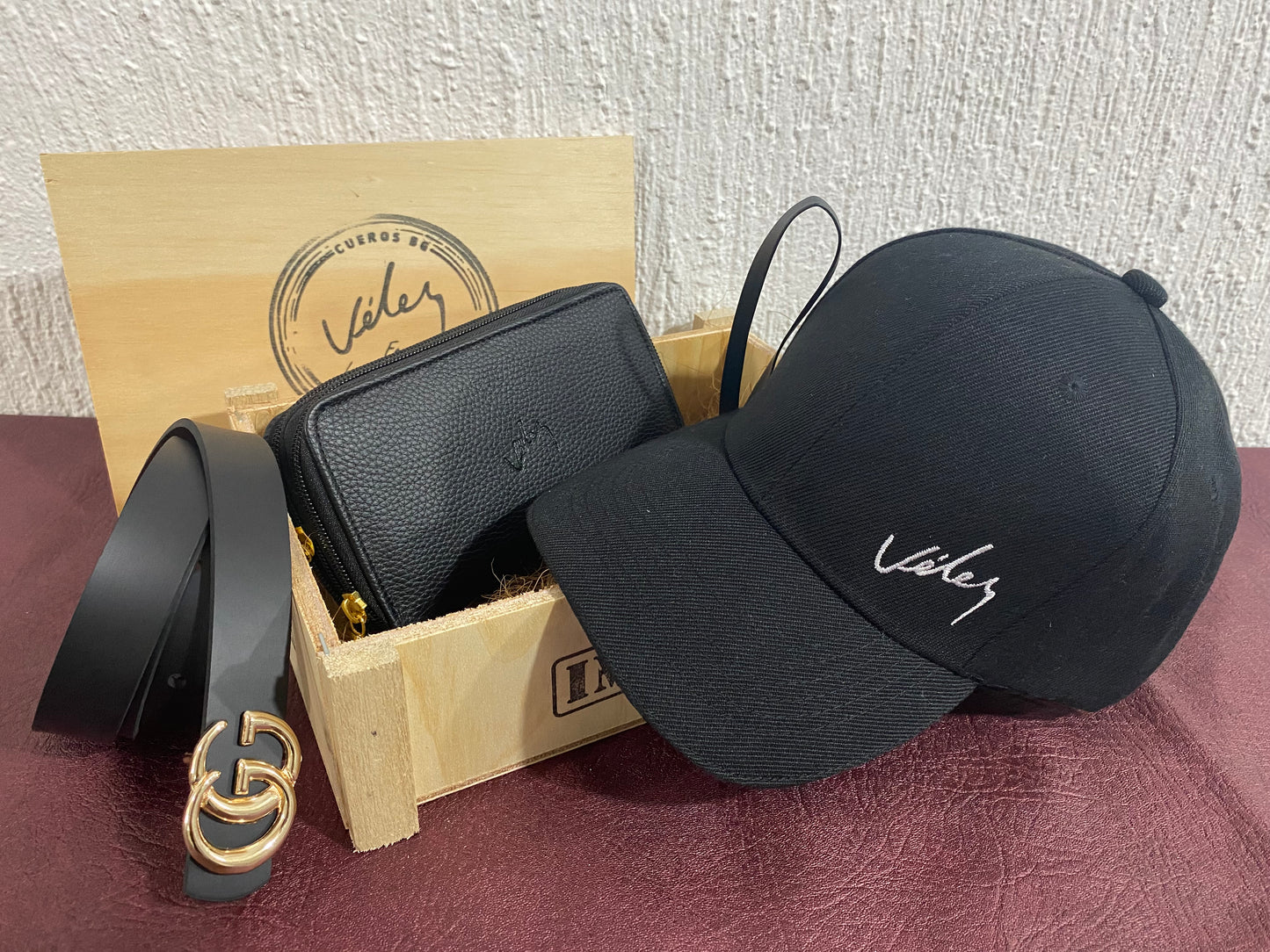 Trío Dama Gorra + Correa Doble Faz + Billetera Doble Cierre con Caja | Réplica Vélez & Gucci