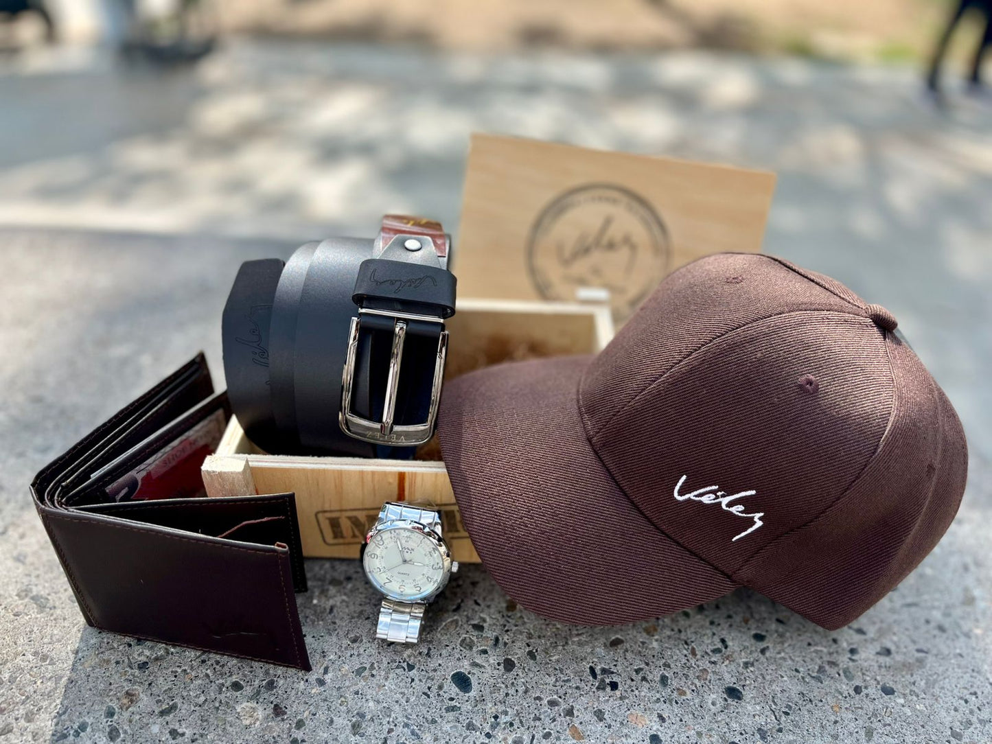 Combo Caballero X5 | Correa + Billetera + Reloj + Gorra + Estuche